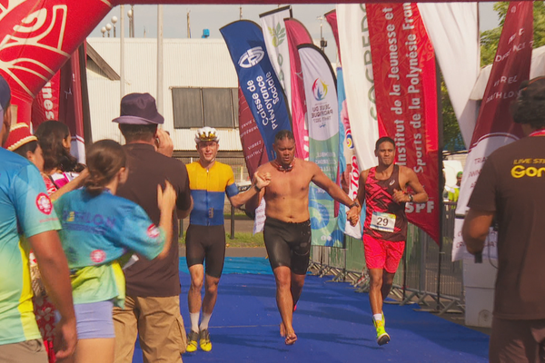 440 équipes au départ du triathlon des entreprises, la ville de Papeete est le vainqueur cette année