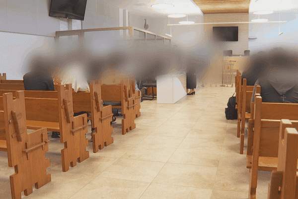Cinq accusés jugés pour la mort d’un homme à Mataiea en 2023