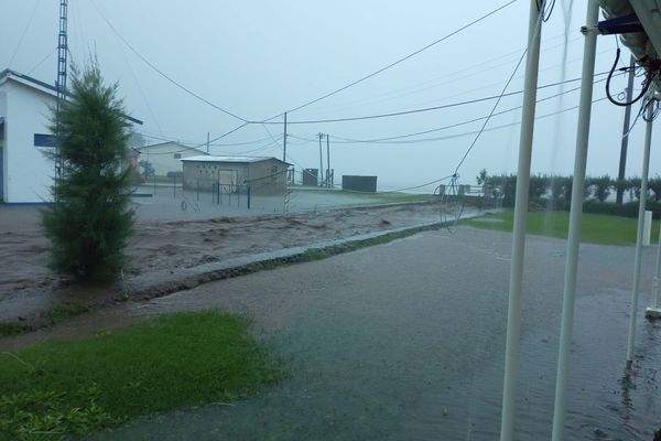 Fortes pluies à Rapa : plusieurs maisons inondées et l'école primaire fermée
