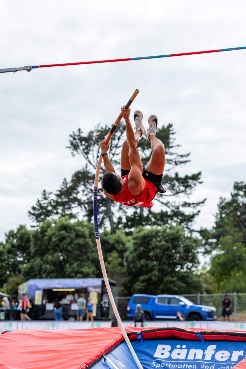Championnats d’Australie: Nouveau record pour Jacques Temarii au saut à la perche.