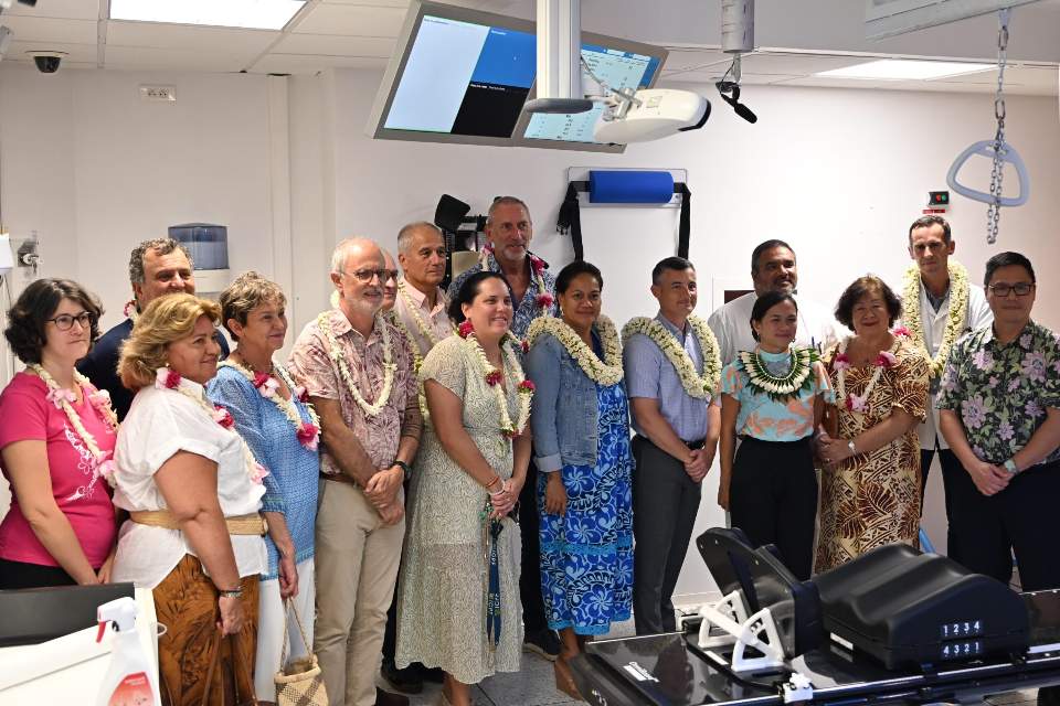 Inauguration du deuxième accélérateur de particules au service de radiothérapie du CHPF