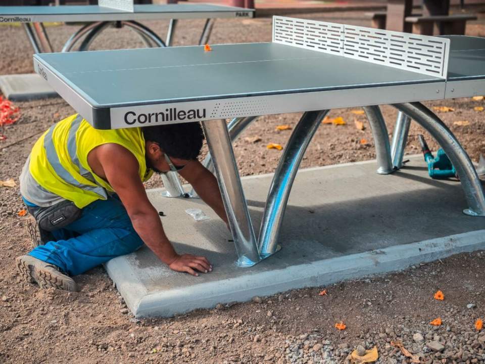 Des tables de ping-pong pour les élèves de l’école Manotahi