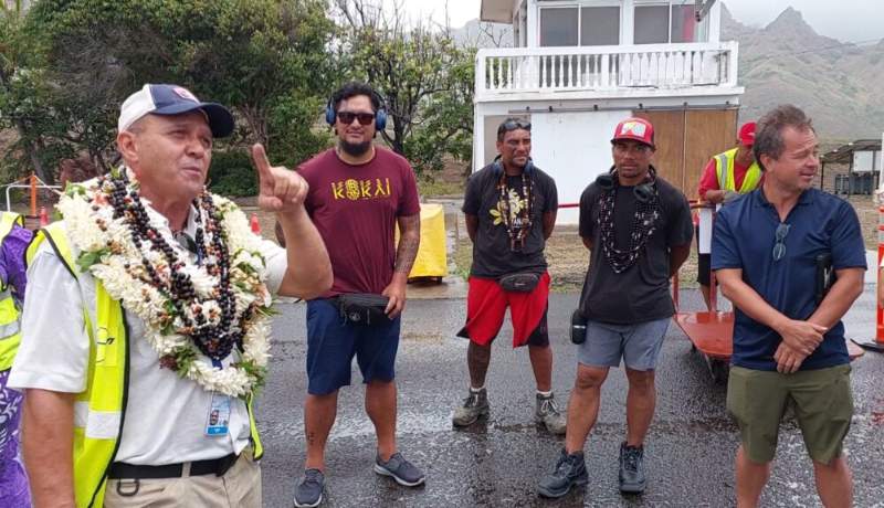 Après 20 ans aux commandes de son avion aux Marquises, Teva Reid a effectué son dernier vol