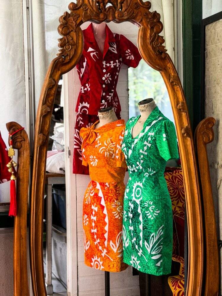 Des robes ta’amu pour les nouveaux uniformes Air Tahiti