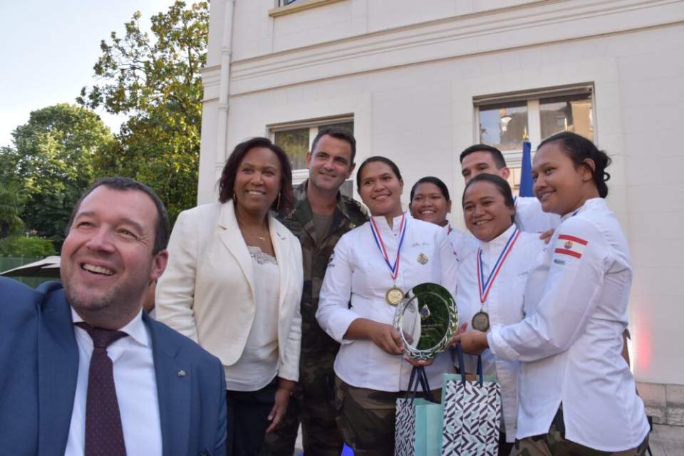 Des jeunes polynésiennes remportent le concours culinaire du RSMA à Paris