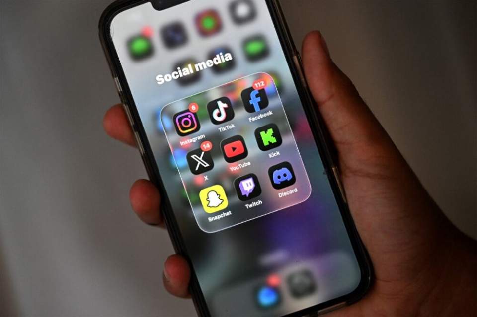 Réseaux sociaux limités ou interdits aux mineurs : une vingtaine de pays concernés