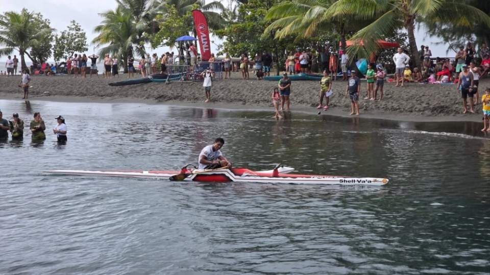 Super Taho’e 2026 : Brice Punuataahitua s’impose en patron dans la baie de Matavai