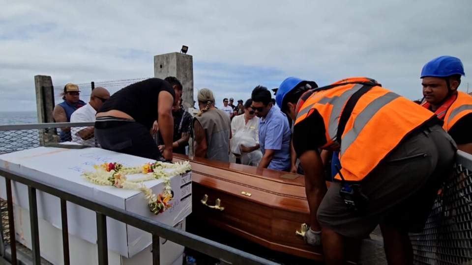 Deux mois après, le corps de Heirani Taruoura de retour à Raiatea