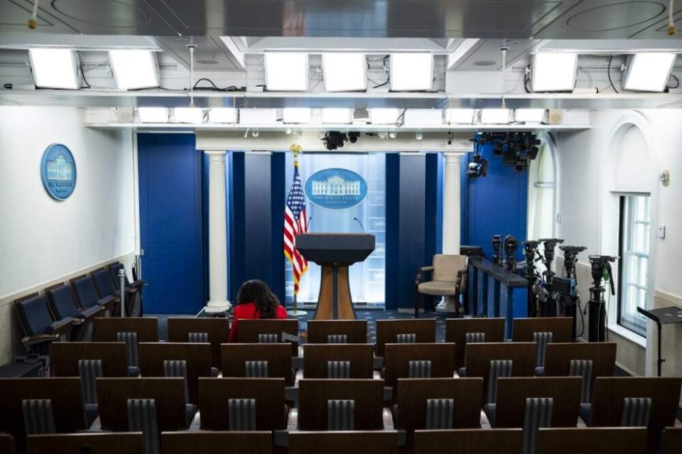 Les grandes chaînes américaines solidaires de CNN, écartée de la Maison Blanche