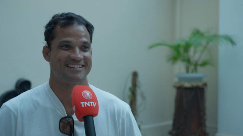Michel Bourez se livre sans détour dans « Spartan, un Tahitien au sommet du surf mondial »